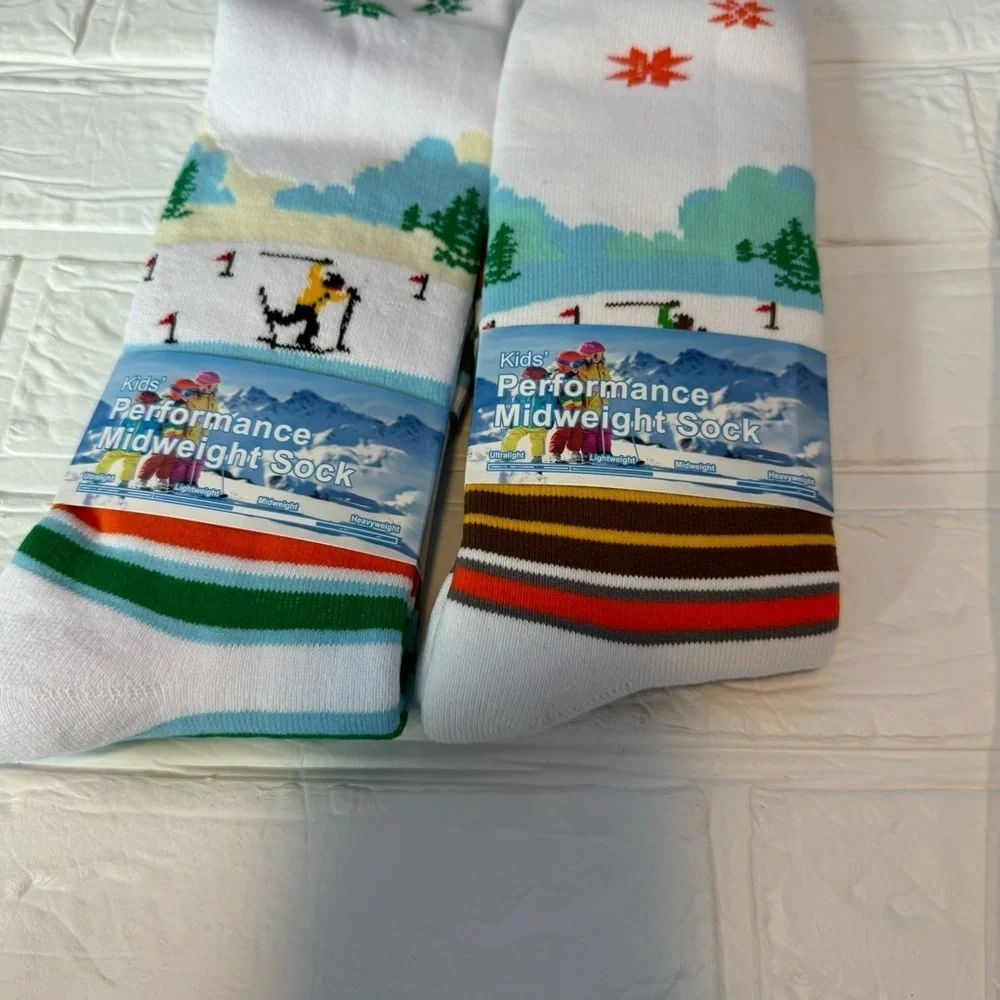 New Kids Performance Midweight Ski Socks Size Medium Size 4-6.5 Ages 10-13